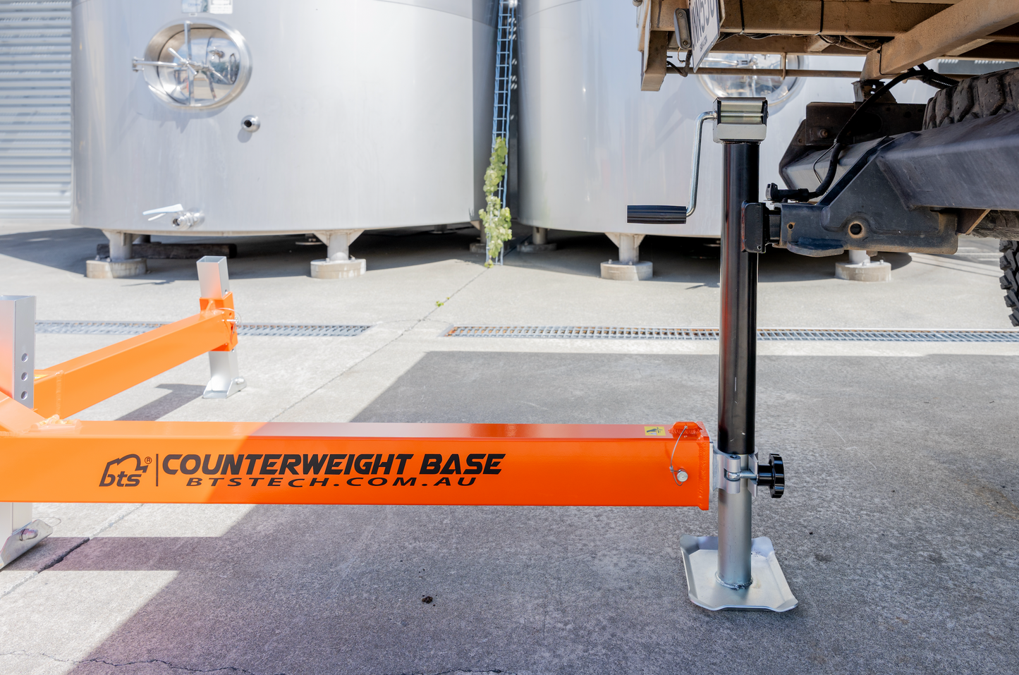 PRO 3G and 6G Plus Vehicle hitch mount davit base c/w bag & steel stillage